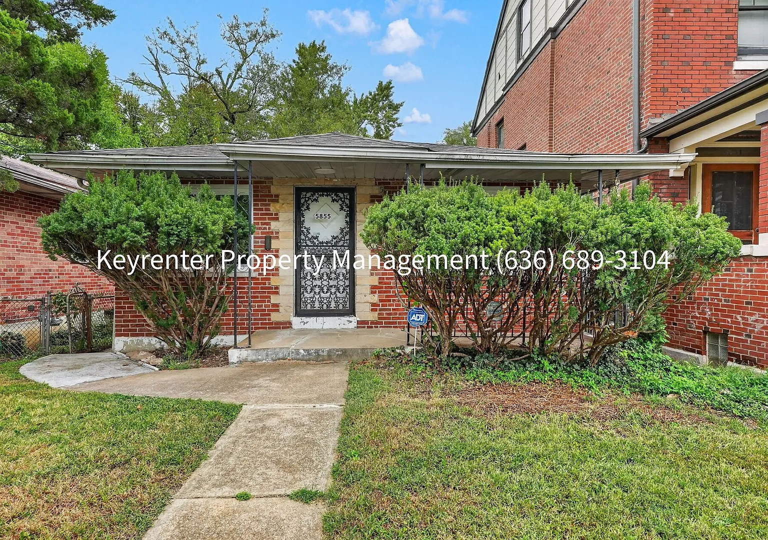 Charming 2-Bedroom Home Near WashU & The Delmar Loop! — Photo 1