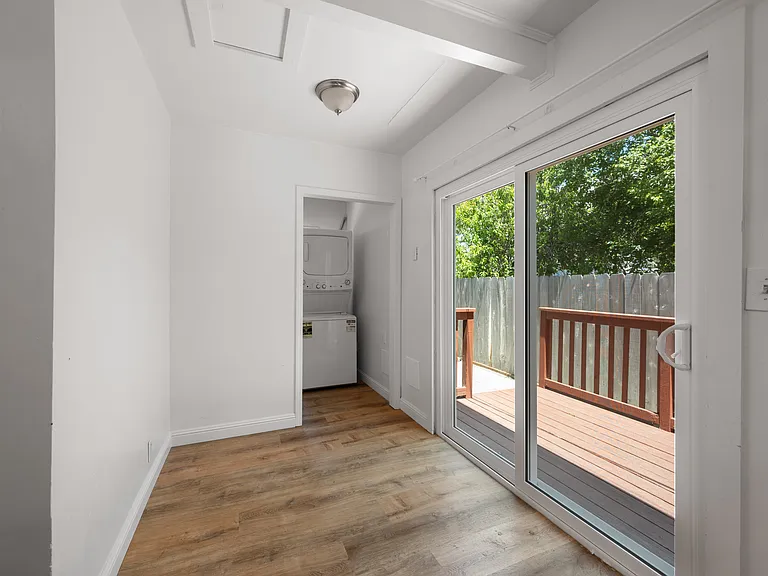 562 South St — Photo 4
