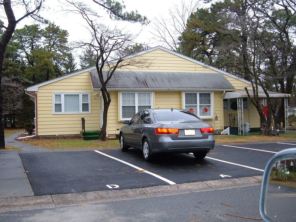 1st image of 9A Lexington Dr