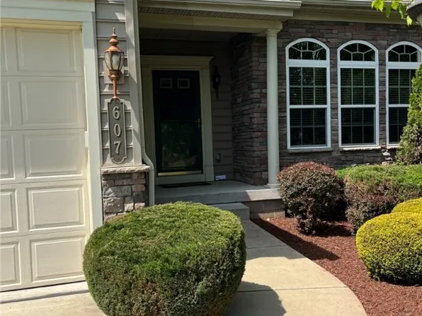 607 Juniper Ln, Bridgeville, PA 15017