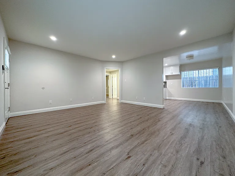 925 Edith Ave #B — Photo 13