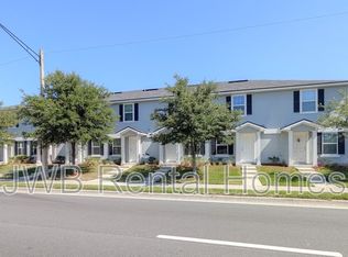 8452 McGirts Village Ln, Jacksonville, FL 32210