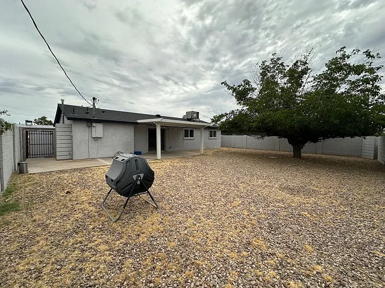 2315 E Marmora St — Photo 28