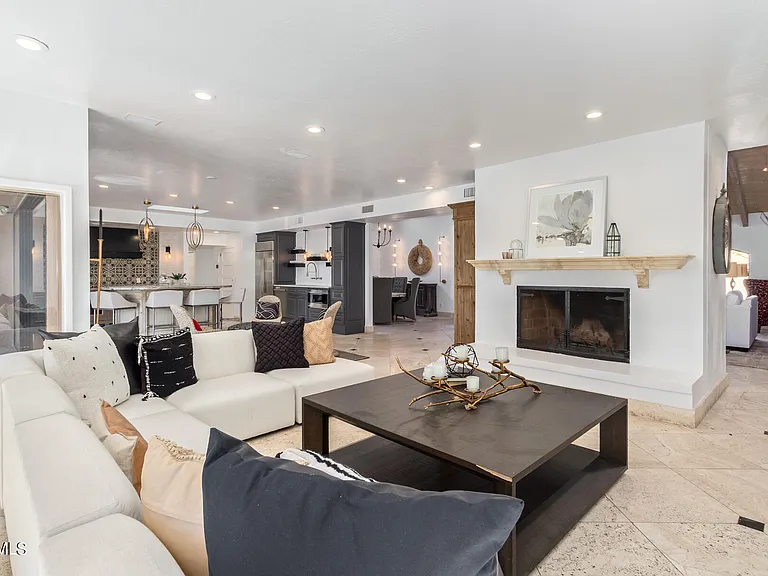 4450 E Camelback Rd #1 — Photo 15