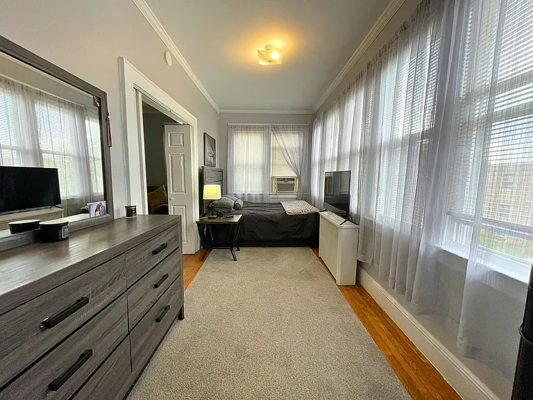 136 N Spring St #2 — Photo 11