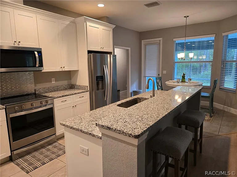 13 Whitewood Ct — Photo 8