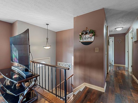 4th image of 6440 Goldfinch Dr