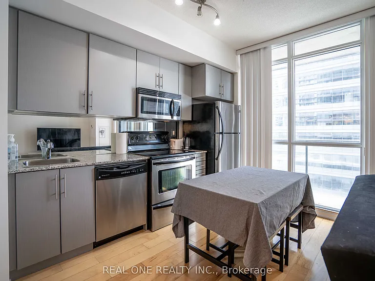 65 Bremner Blvd #1207 — Photo 7