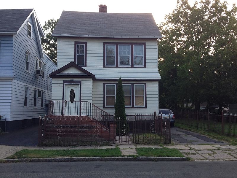 1st image of 181 Hoffman Blvd