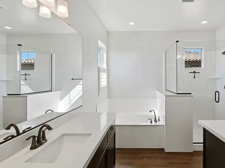 227 E Beatryce St — Photo 29