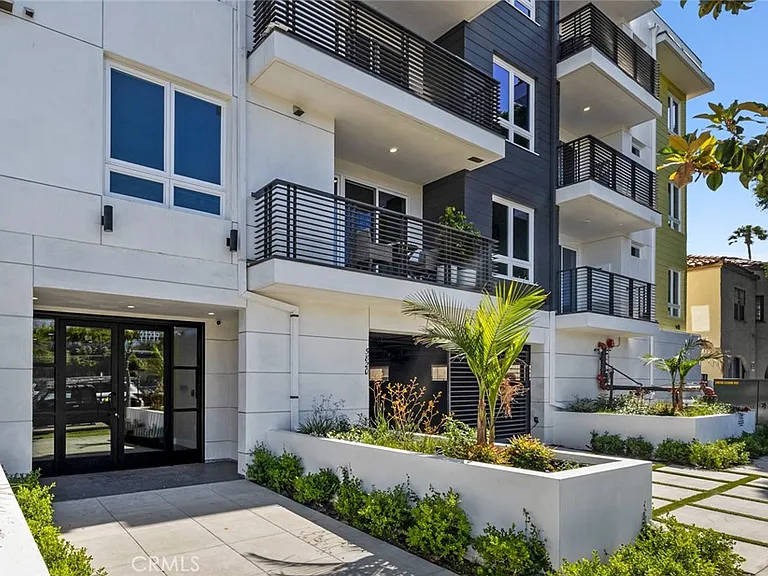 5820 La Mirada Ave #401 — Photo 11