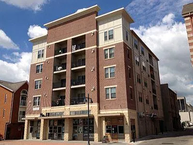 3 bed, 1064 sqft, $2,491 — Photo 1