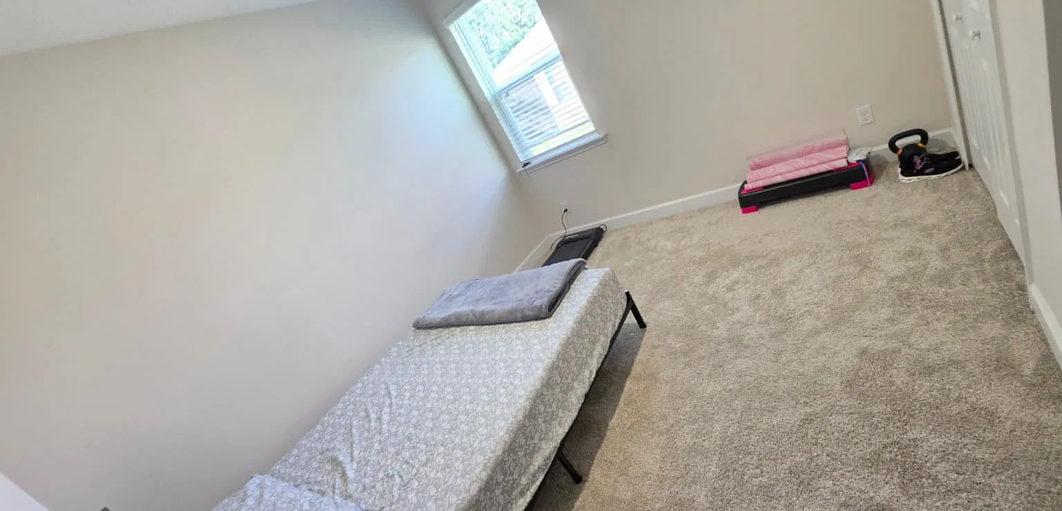 4 bed, 2070 sqft, $1,000 — Photo 3