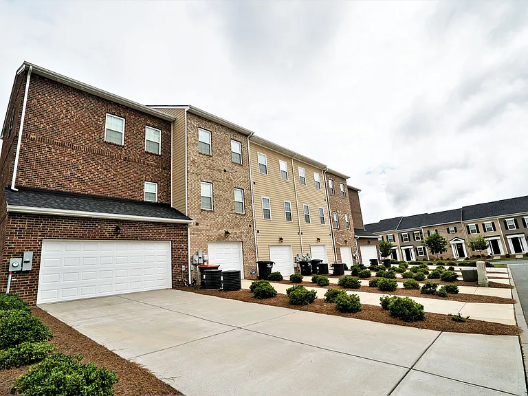 Charleston Row Townhomes — Photo 22