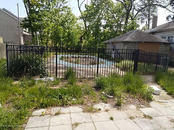 3rd image of 570 Ocean Ave