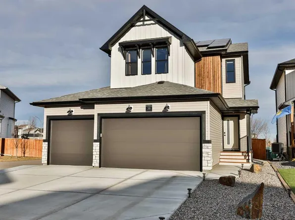 38 SW Goldenrod Pl W, Lethbridge, AB T1J 5W9