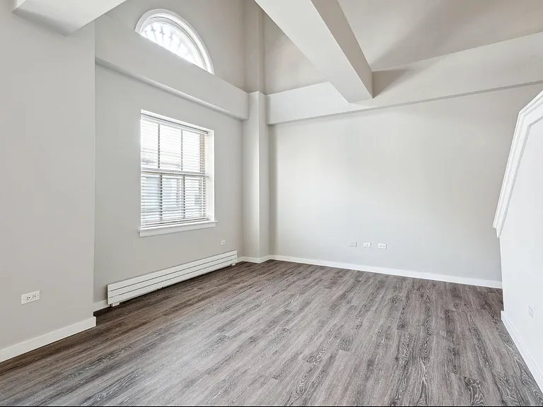 875 Sansom St #Penthouse 103 — Photo 3