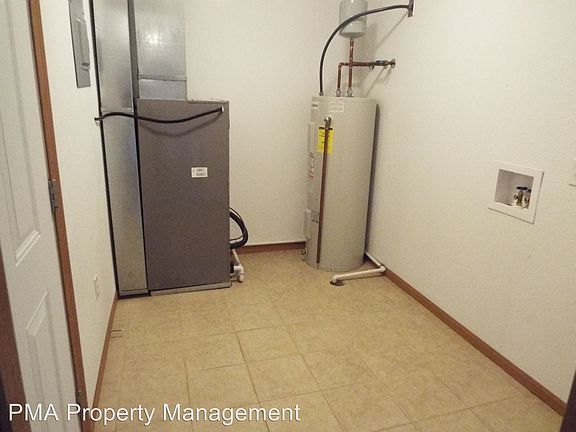5th image of 800 Mountaineer Ln APT A
