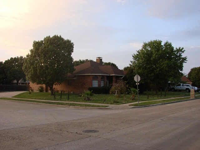 1st image of 101 N Winding Oaks Dr