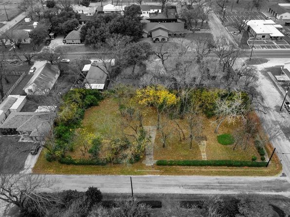 On Lake Ray Roberts 76258 Real Estate 4 Homes For Sale Zillow