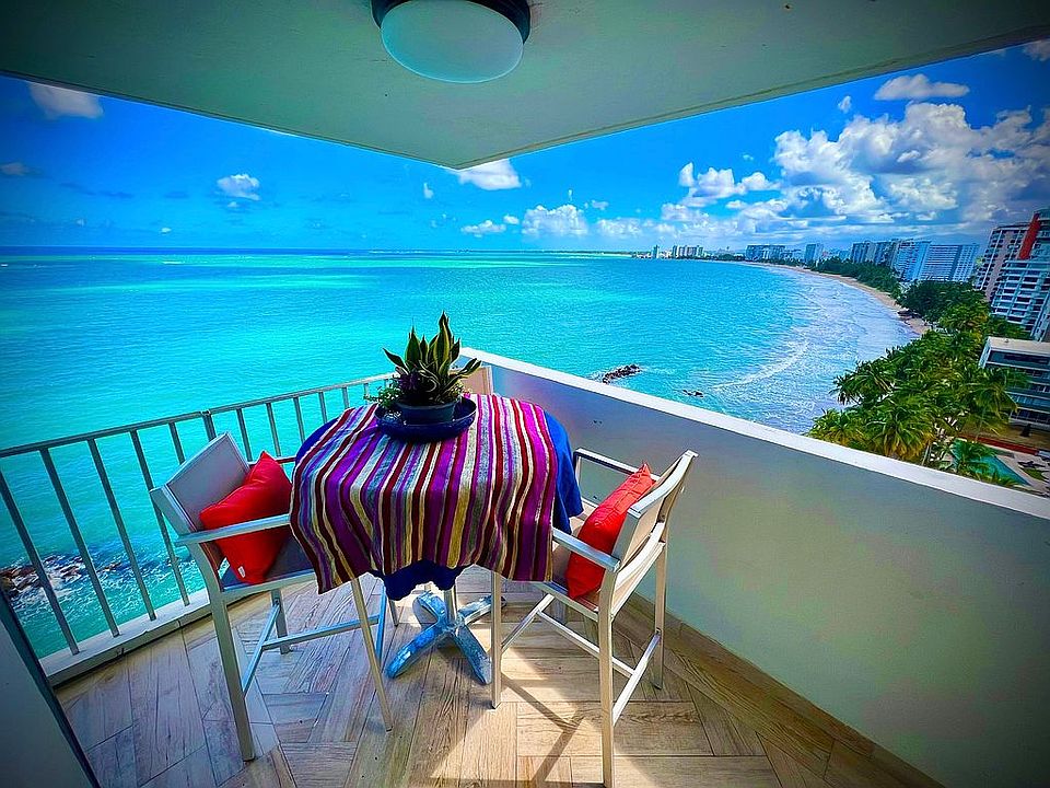 Corner unit Isla Verde Bay