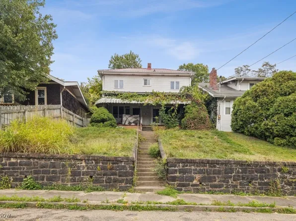 849 Neville St, Follansbee, WV 26037