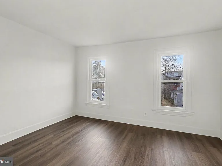 335 Poplar St — Photo 15