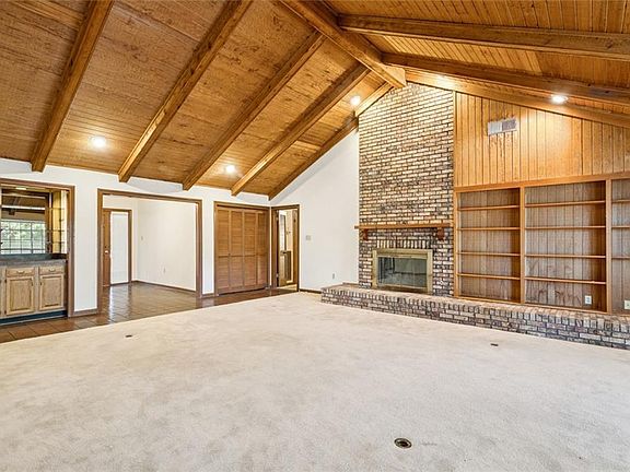 3rd image of 257 Oak Dr