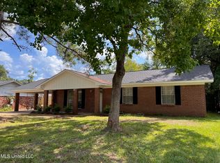 2425 Gina Dr, Pearl, MS 39208