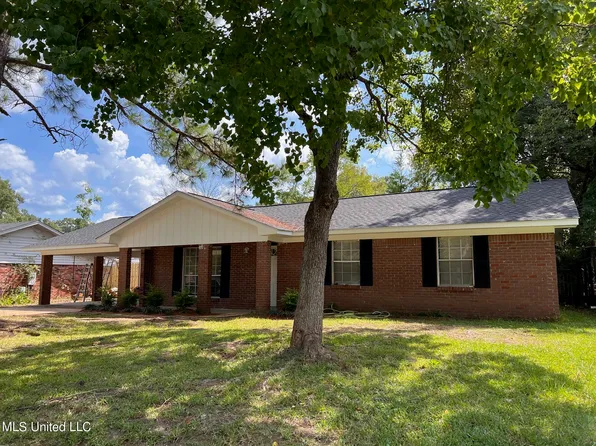 2425 Gina Dr, Pearl, MS 39208