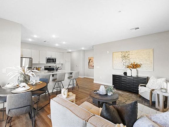 5th image of 1936 N Trekell Rd #110