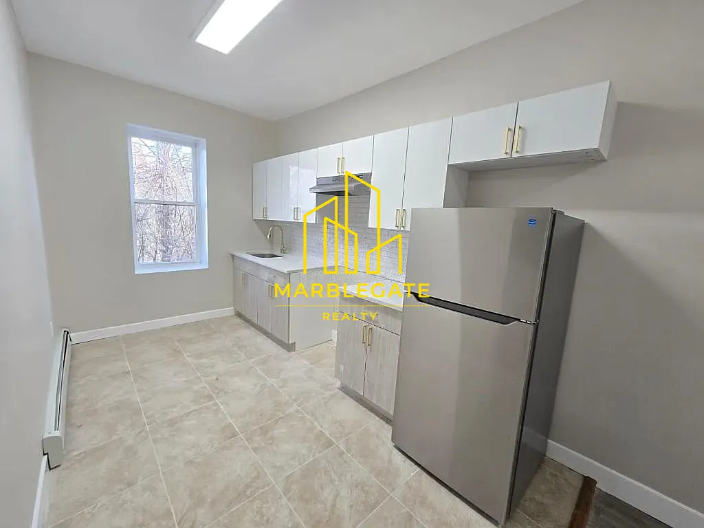 2 bed, 850 sqft, $1,750 — Photo 1