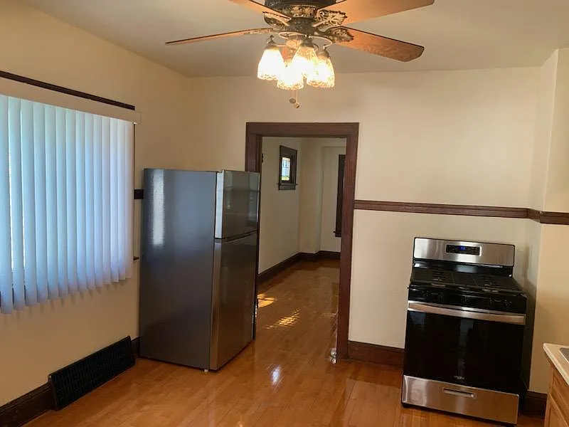 2 bed, 800 sqft, $1,150 — Photo 2