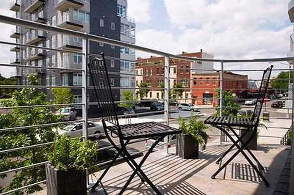 Sold by aptsandlofts.com | media 14