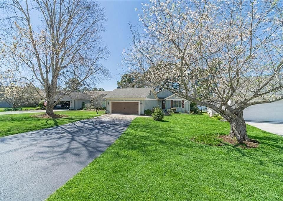 1st image of 3614 N River Rd