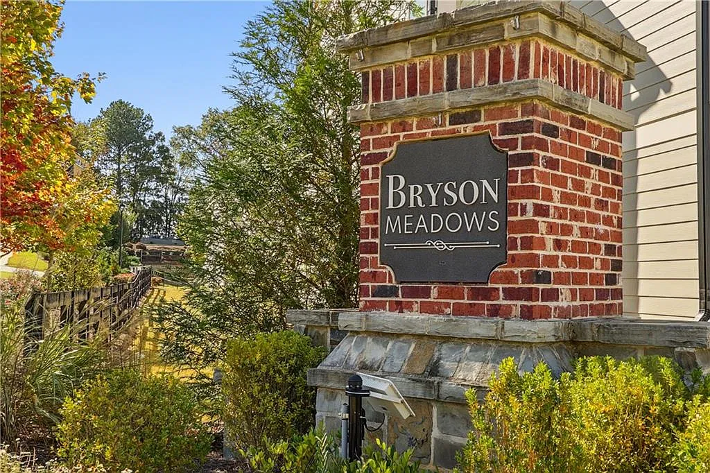 3 bed, 2.5 bath, 1762 sqft, $2,299 — Photo 3