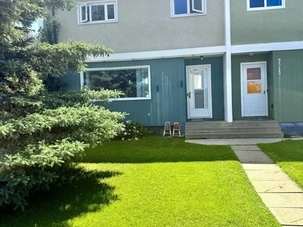 9517 N 89th Ave, Peace River, AB T8S 1G7