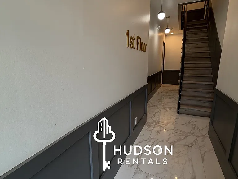 52 Grace St #3L — Photo 3