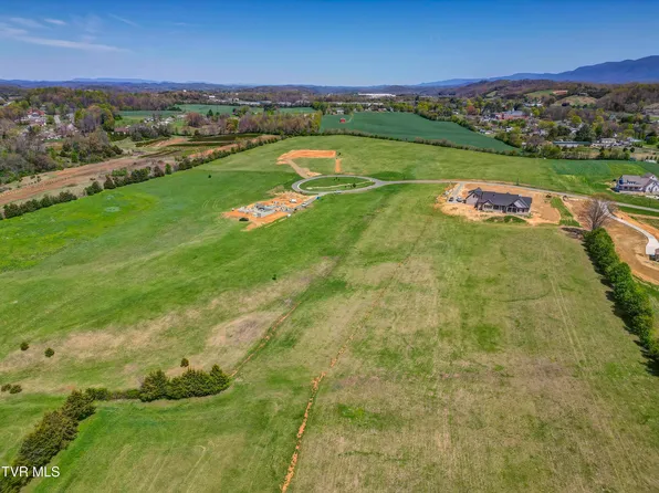 7391 Wolfe Ridge Dr, Piney Flats, TN 37686