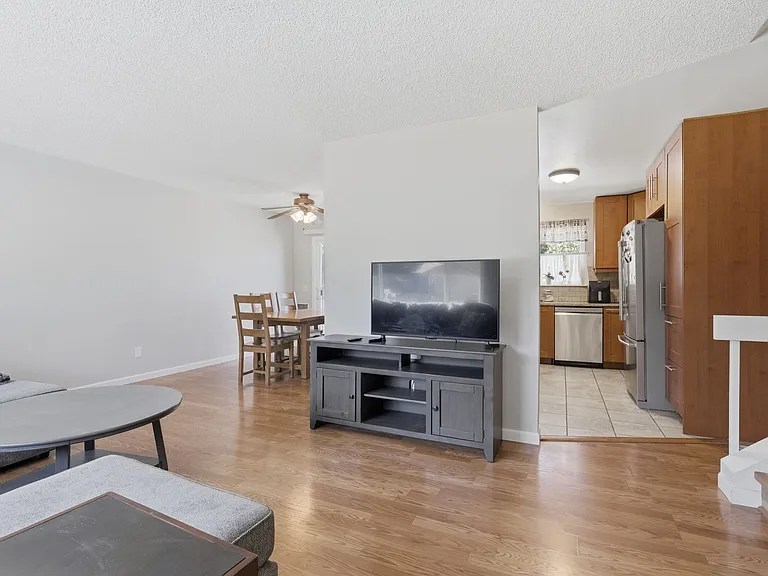 931 Mountain View Dr — Photo 6