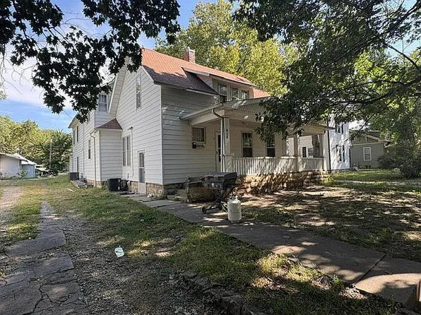 414 Laramie St, Manhattan, KS 66502