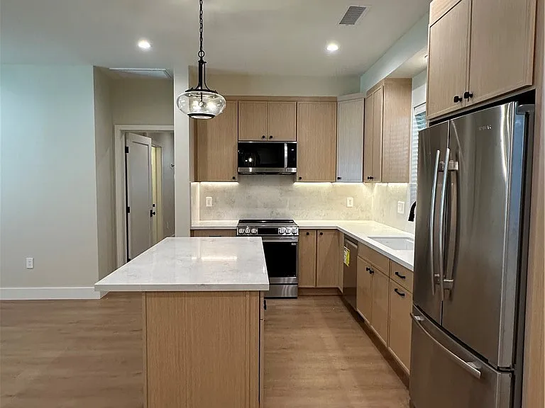 4381 Allott Ave — Photo 7