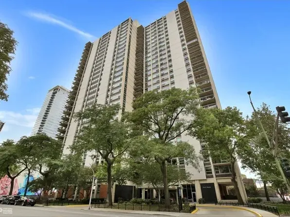 1255 N Sandburg Ter Unit 303, Chicago, IL 60610
