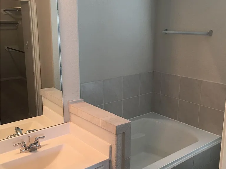 2111 Ethan Dr — Photo 21