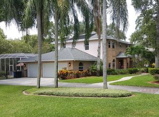 1492 Country Oaks Ln, Clearwater, FL 33764