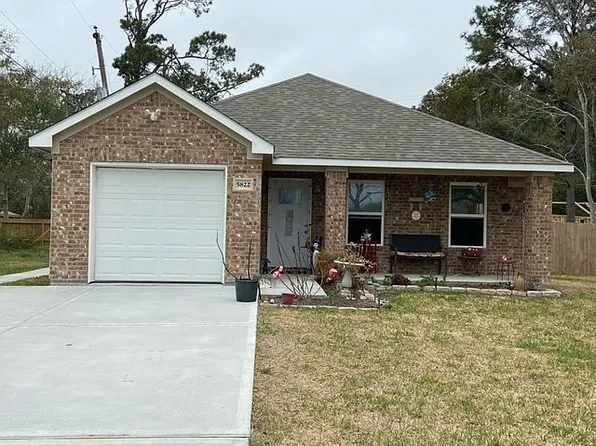 5822 Pecan Park Dr, Hitchcock, TX 77563