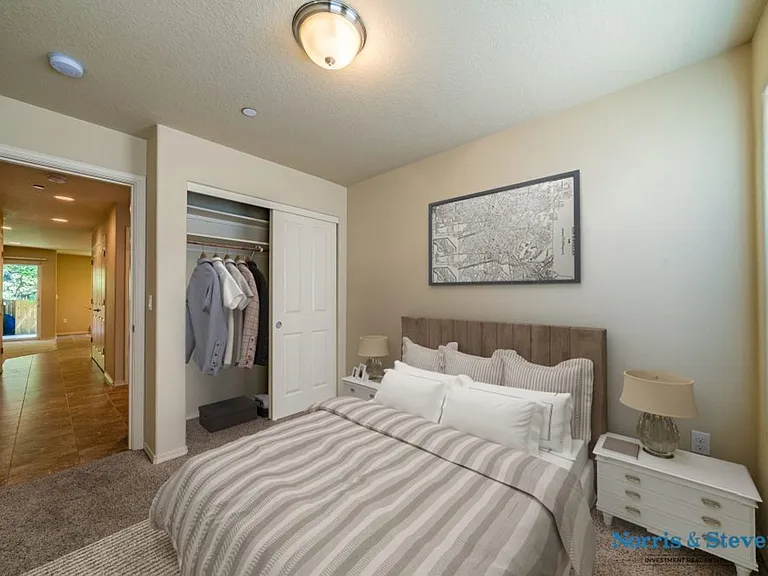 5513-5517 NE 66th Ave — Photo 7