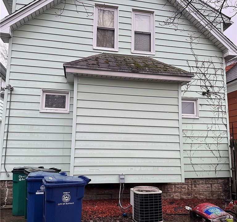 2nd image of 746 Lasalle Ave #2