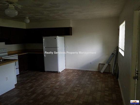 4th image of 3231 Broadway