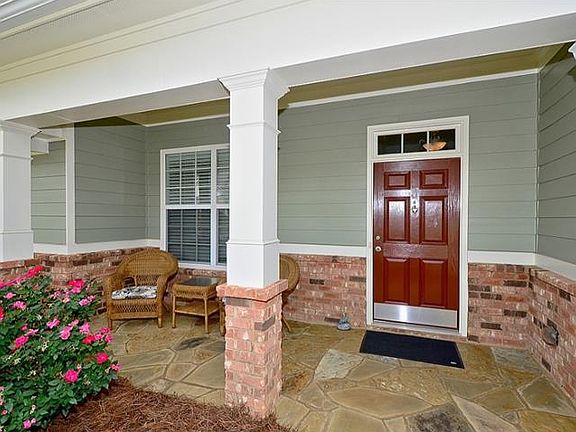 2nd image of 207 Brookview Pl